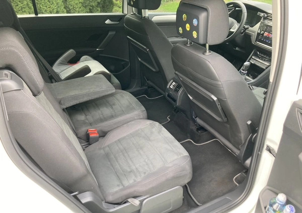 Volkswagen Touran cena 129800 przebieg: 24600, rok produkcji 2023 z Wschowa małe 781